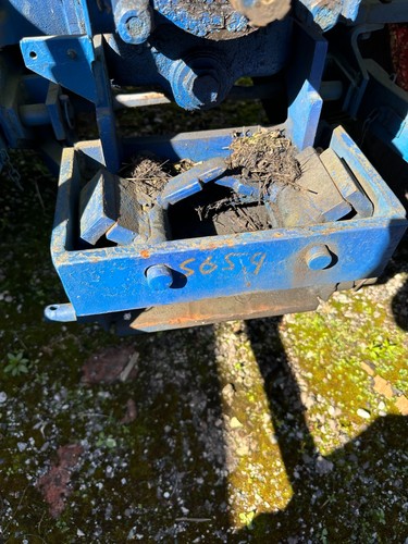 Leyland tractor pickup - leyland, hitch