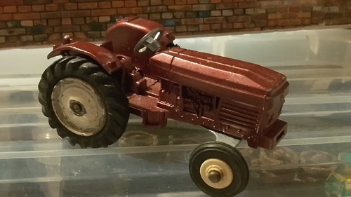 Dinky 308 leyland tractor - dinky,