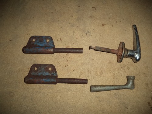 Leyland tractor cab - tractor, hinge