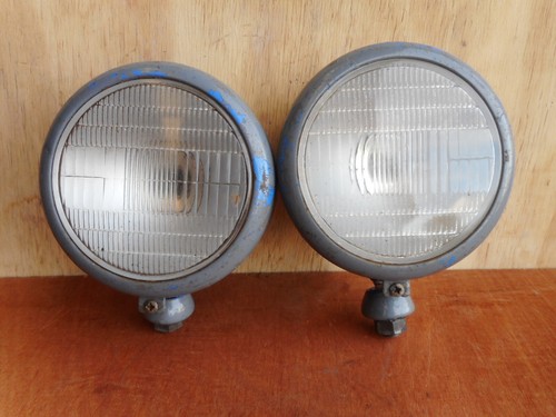 Leyland tractors pair - leyland, of